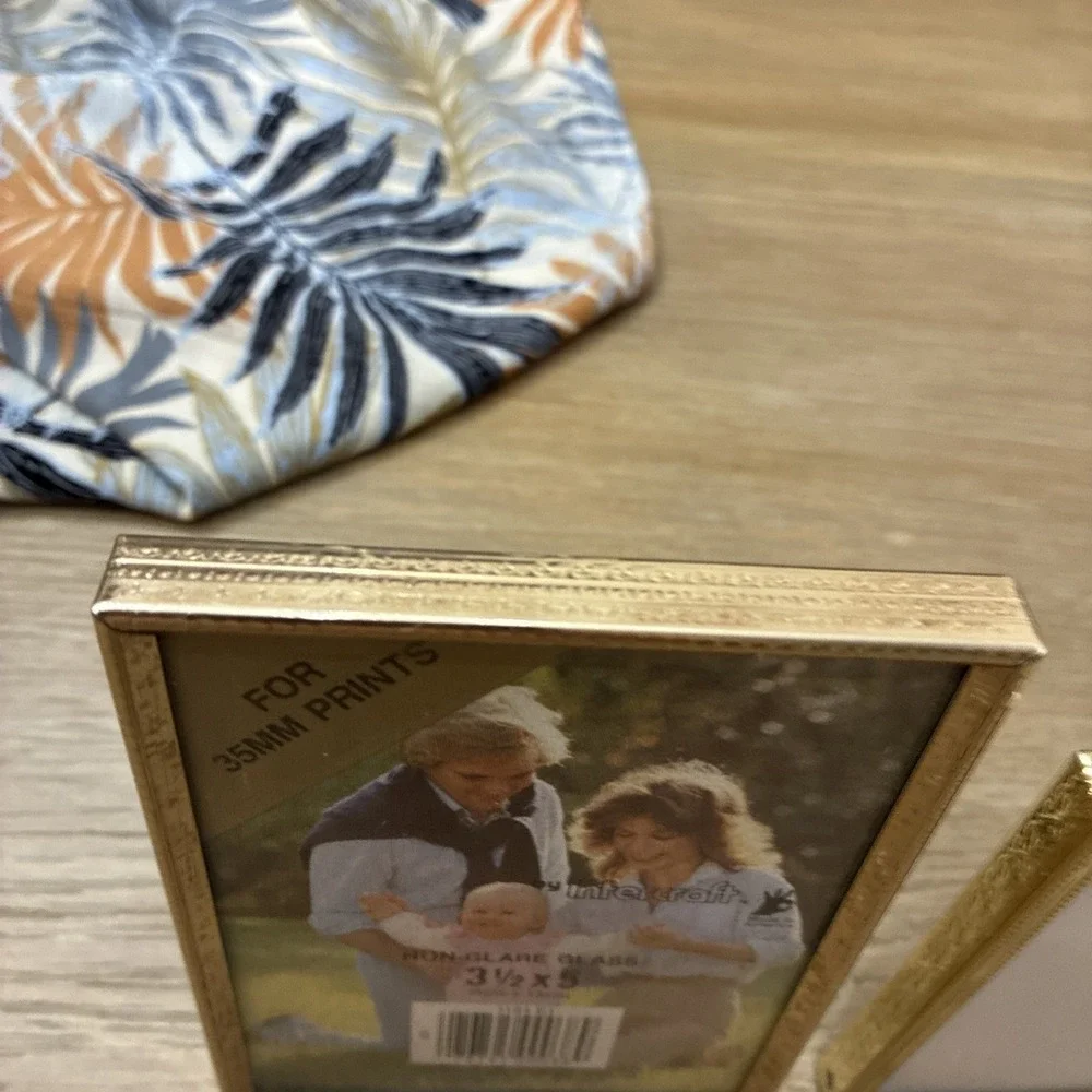 Vintage Lot of 2 Brass Tabletop Small Picture Frames 3 1/2 X 5 & 3 1/4 X 4 1/4